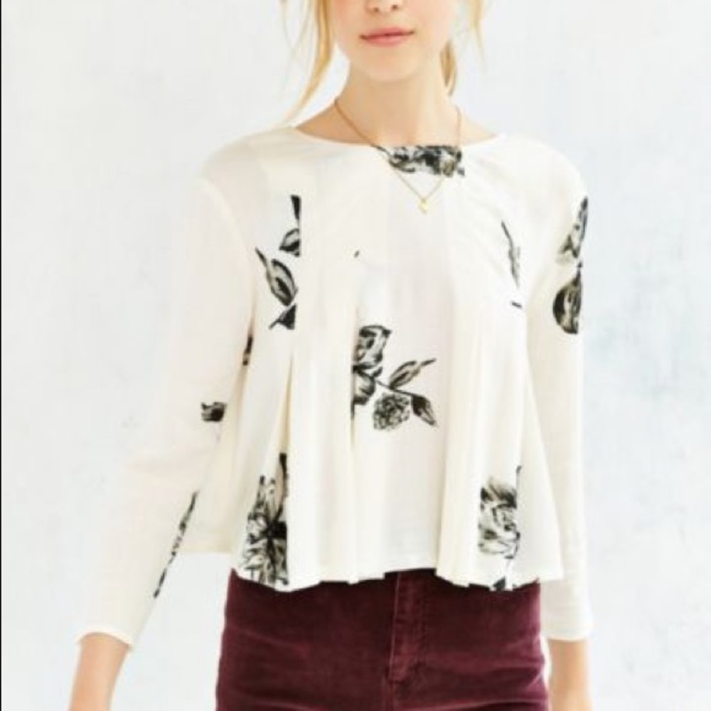 Urban Outfitters Floral Flowy Top